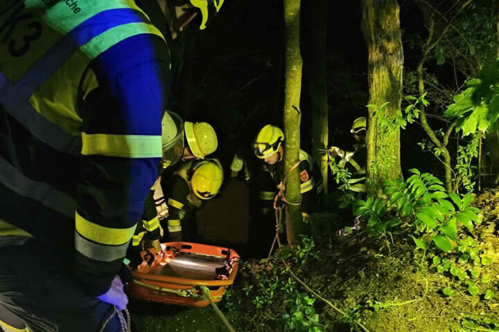 HFW Villach: Personenrettung am Vassacher See