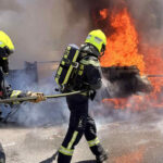 BFKDO Baden: Wohnwagen fängt während der Fahrt Feuer