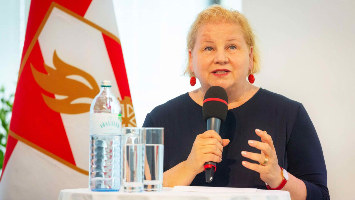 Bundesministerin Korinna Schumann