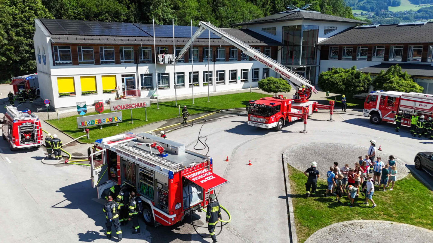 Feuerwehrübung in der Volksschule