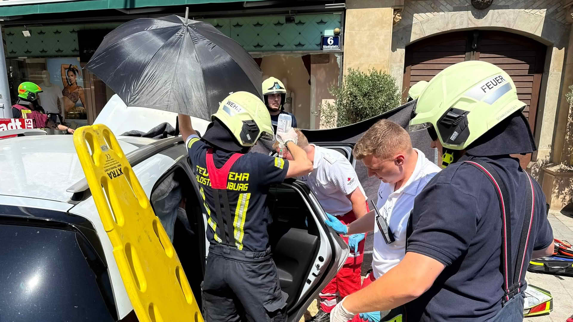 FF Klosterneuburg: Menschenrettung nach Verkehrsunfall