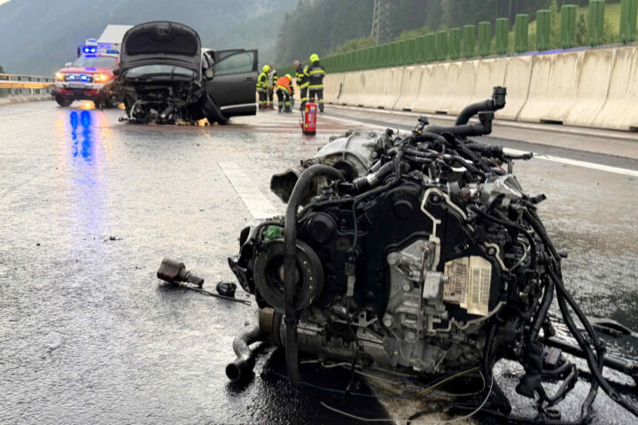 BFV Leoben: Verkehrsunfall mit Pkw auf der A9 zwischen Mautern und Kalwang