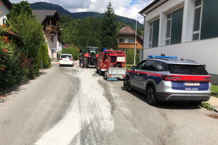 FW Reiterndorf: Ergiebige Ölspur in der Rosenkranzgasse