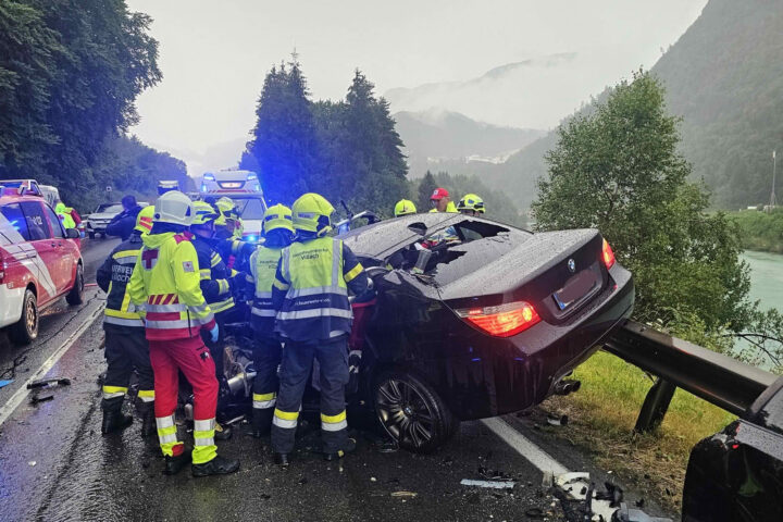 HFW Villach: Schwerer Verkehrsunfall mit 5 Verletzen
