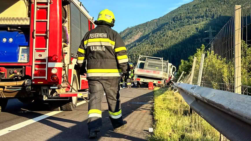 Schwerer Auffahrunfall mit Klein-Lkw