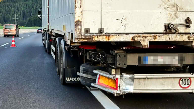 Schwerer Auffahrunfall mit Klein-Lkw