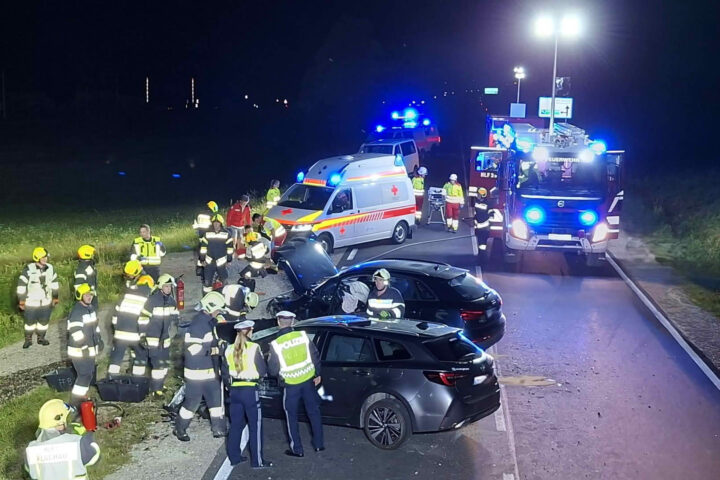 BFV Liezen: Schwerer Verkehrsunfall auf der B145