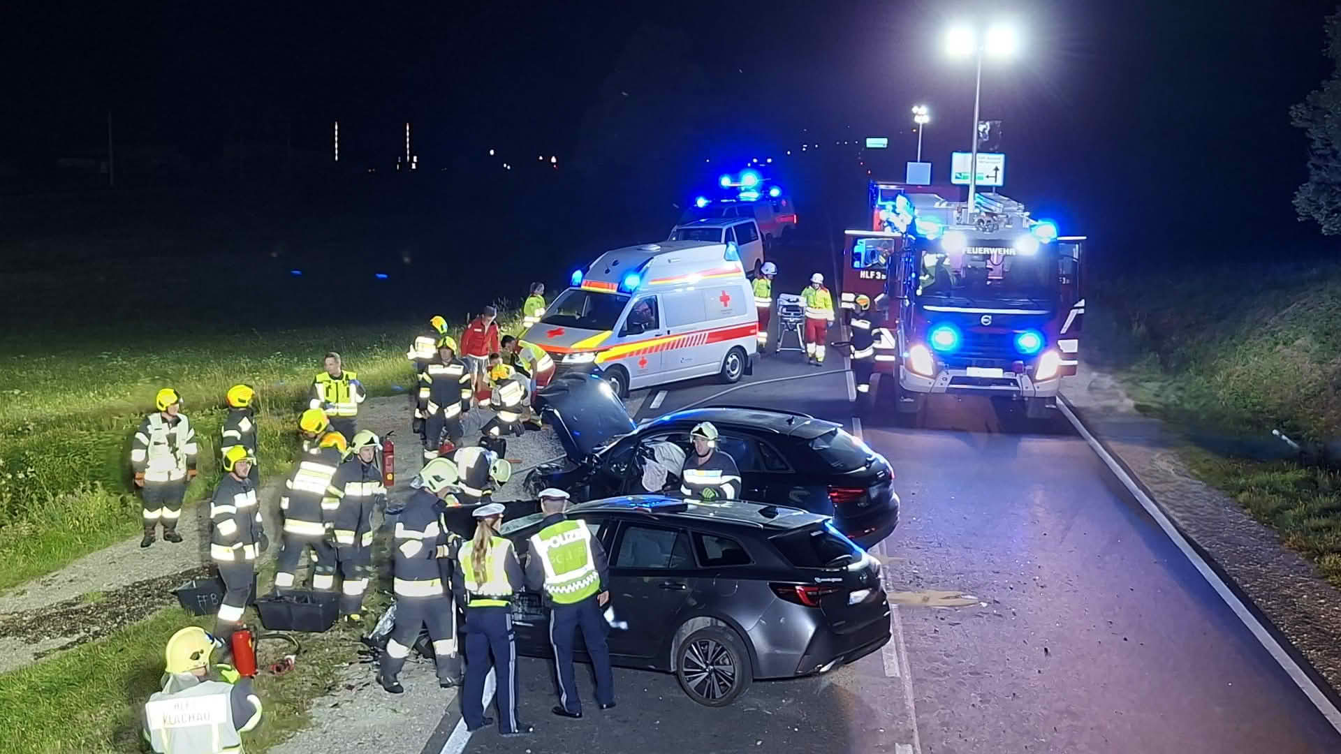BFV Liezen: Schwerer Verkehrsunfall auf der B145 BFV Liezen: Schwerer Verkehrsunfall auf der B145