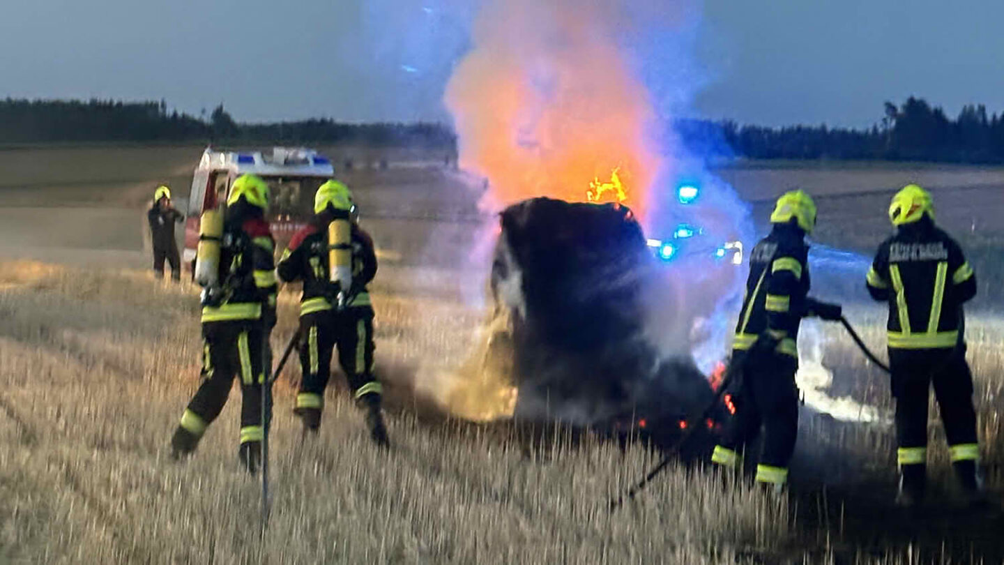 Mehrere BrÀnde forderten 18 Feuerwehren