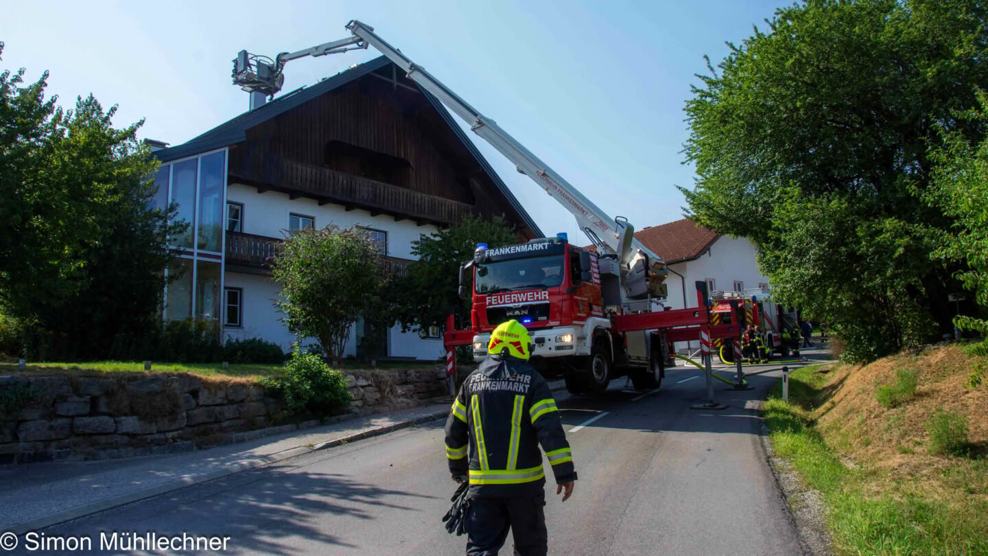 Dachstuhlbrand bei landwirtschaftlichem Objekt