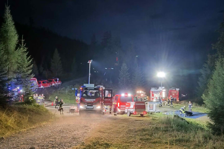 BFV Liezen: 2 Dutzend Feuerwehren mit rund 350 Mann im Einsatz