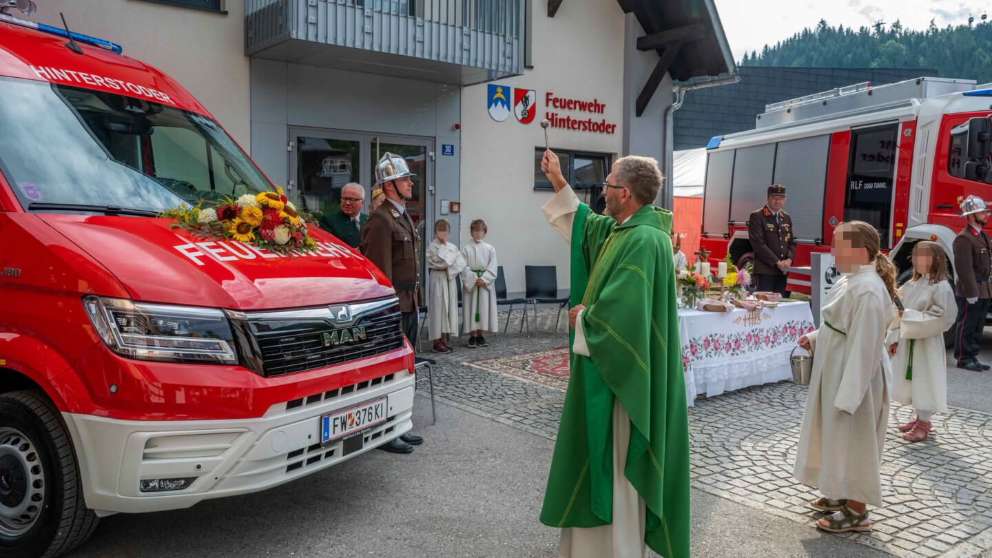 Feldmesse und Fahrzeugsegnung