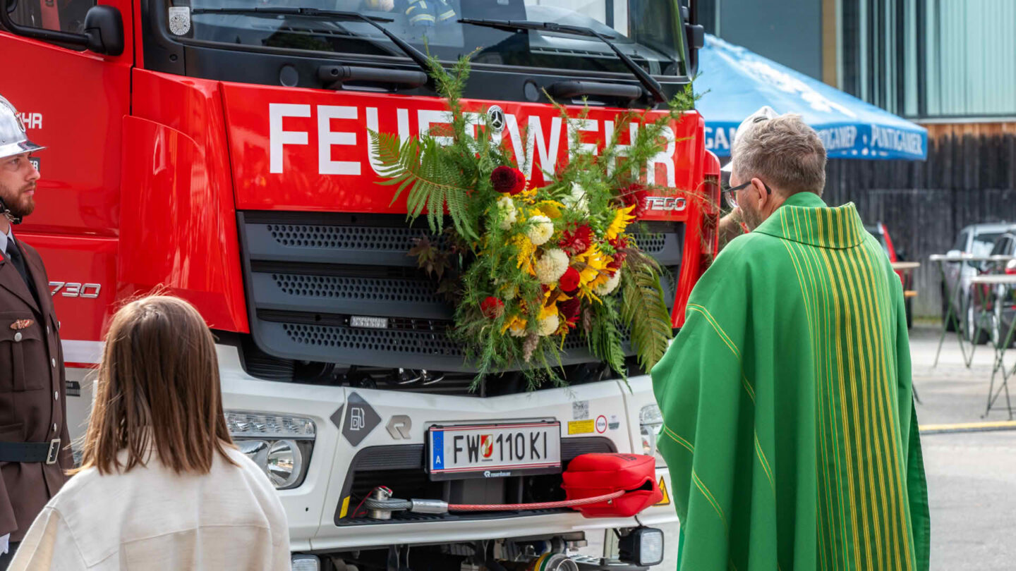 Feldmesse und Fahrzeugsegnung
