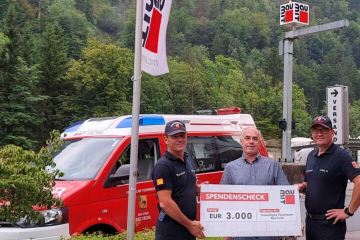 FF Bad Ischl: Baumit unterstützt Feuerwehr mit 3.000 Euro FF Bad Ischl: Baumit unterstützt Feuerwehr mit 3.000 Euro