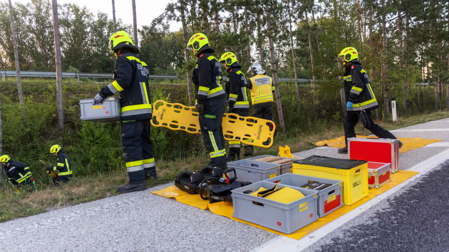 Menschenrettung nach Verkehrsunfall bei Palt