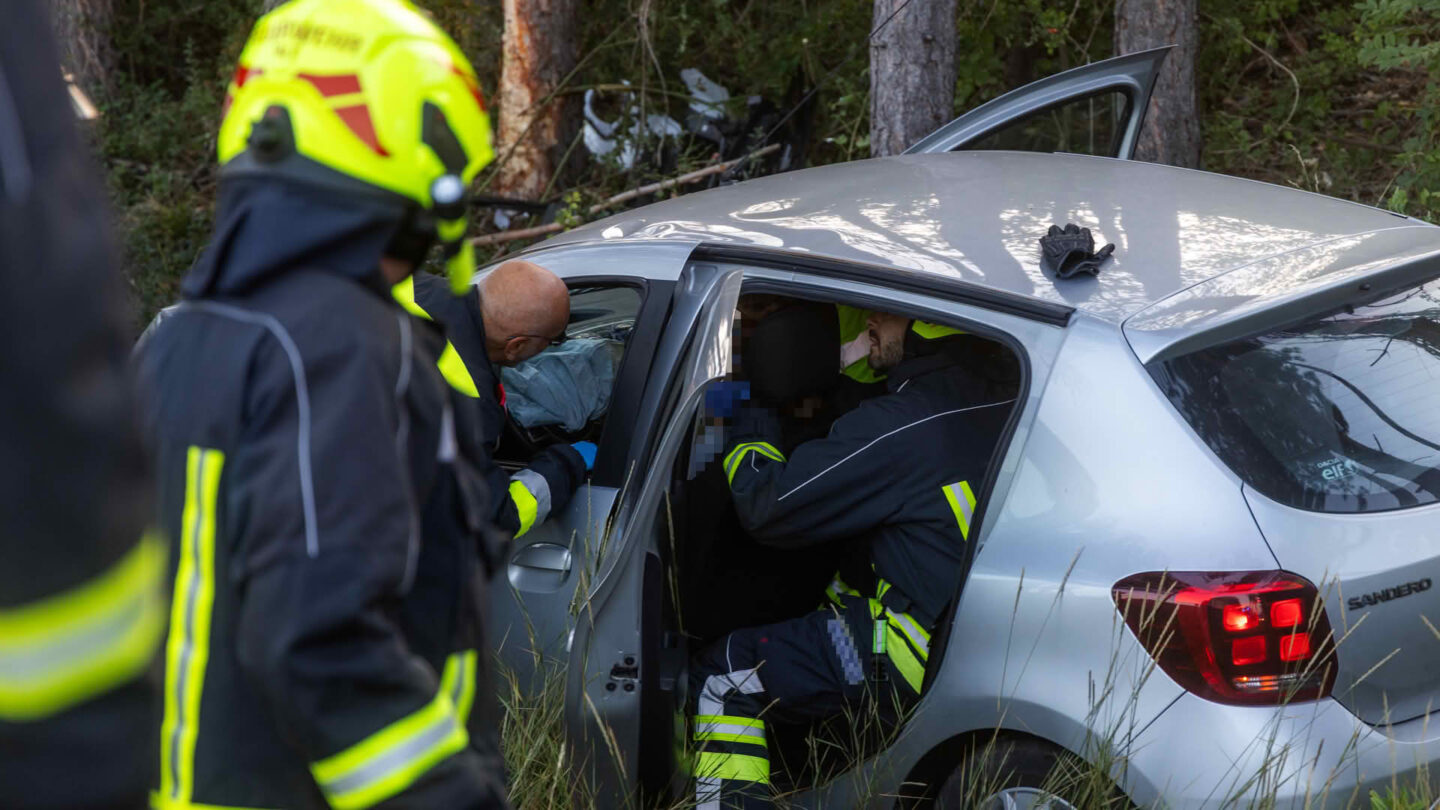 Menschenrettung nach Verkehrsunfall bei Palt
