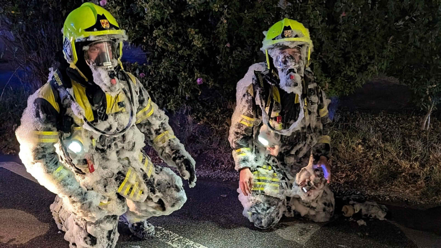 BFK Neusiedl am See: Kellerbrand in Podersdorf forderte fünf Feuerwehren