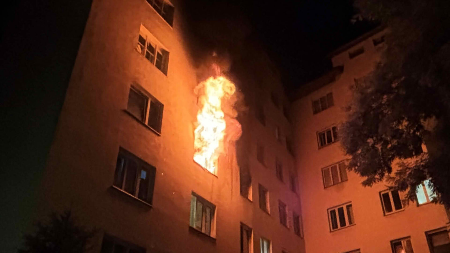 BF Wien: Offener Wohnungsbrand in Wien-Leopoldstadt BF Wien: Offener Wohnungsbrand in Wien-Leopoldstadt
