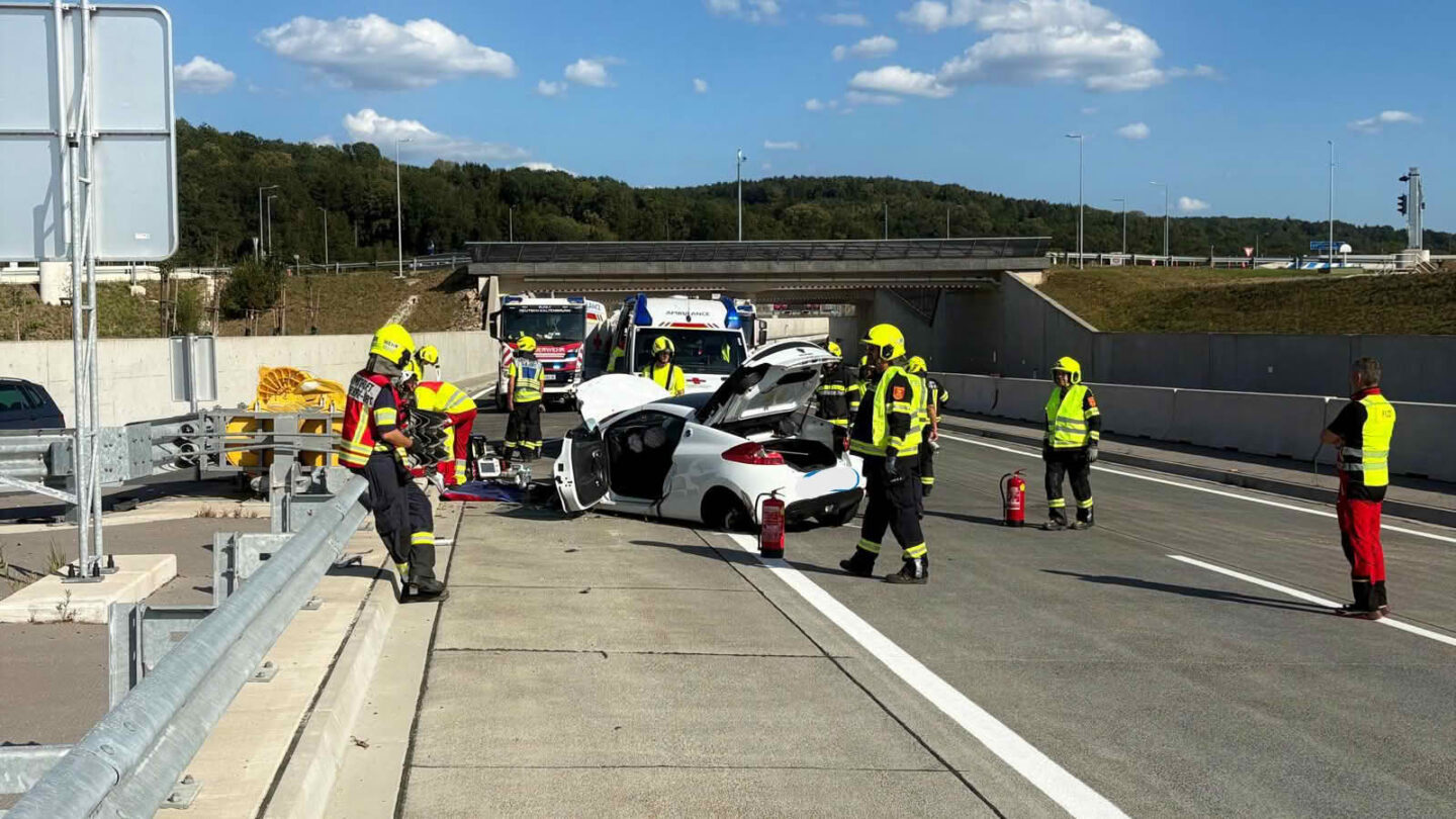 BFKDO Jennersdorf: Verkehrsunfall S7 mit schwerverletzter Person