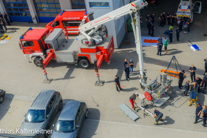 BFK Vöcklabruck: Feuerwehrmedizinischer Dienst (FMD) – Grundausbildung in Frankenburg BFK Vöcklabruck: Feuerwehrmedizinischer Dienst (FMD) – Grundausbildung in Frankenburg