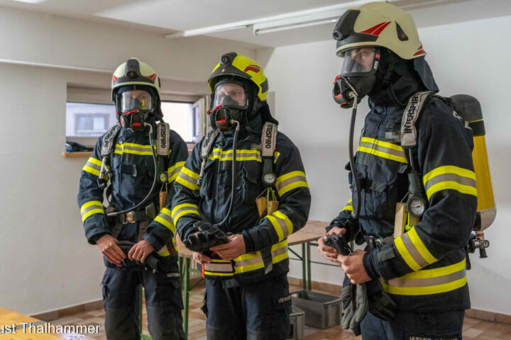 BFK Vöcklabruck: Atemschutz-Leistungsprüfung